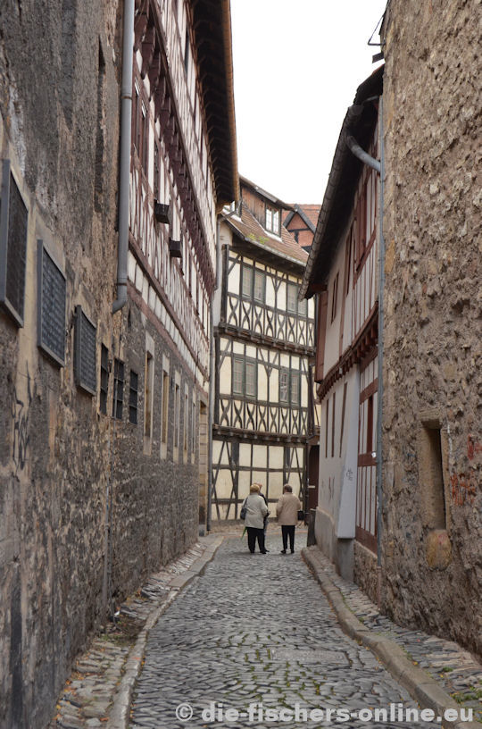 Waagegasse
Speichergebäude im Fachwerkstil aus dem 16. und 17. Jahrhundert. Der Name der Gasse stammt aus dieser Zeit, da hier die Waren gewogen wurden.
