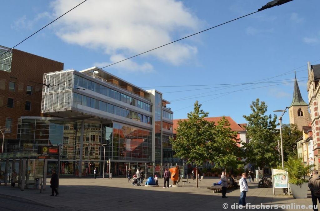 Anger
Blick zum neuen Angereck, dessen Neubau für viel Diskussionen sorgte. Rechts kann man noch den Turm der Lorenzkirche wahrnehmen.
