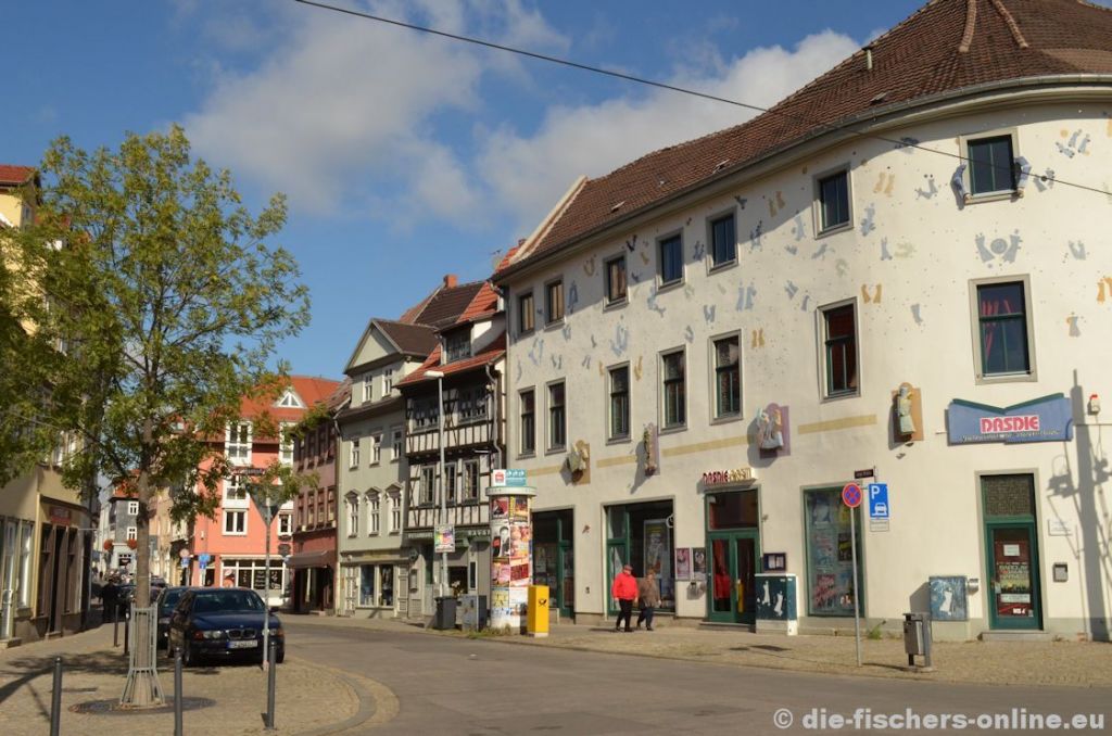 Lange Brücke
Das 'DASDIE Brettl' ist bekannt für sein Varieté und andere Shows.
