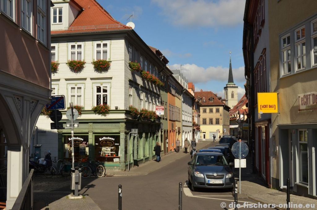 Lange Brücke
Links der Abzweig zur Stunzengasse. Im Hintergrund die Allerheiligenkirche.
